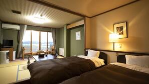 Desk, rollaway beds, free WiFi
