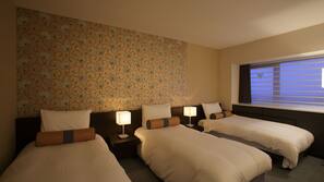 In-room safe, desk, free WiFi