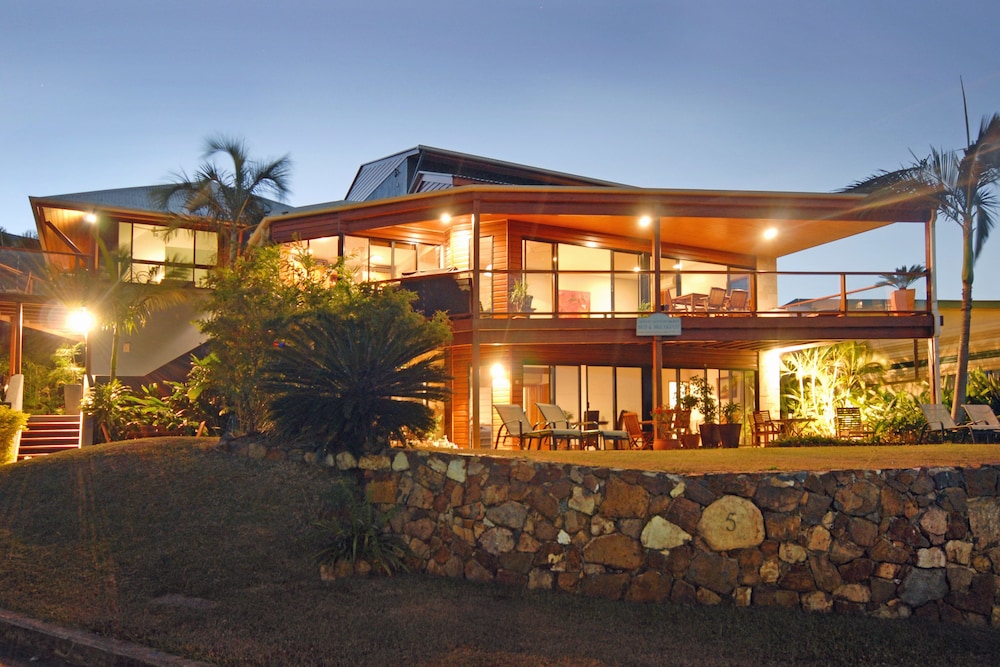 Airlie Waterfront Bed & Breakfast in Airlie Beach, Australia