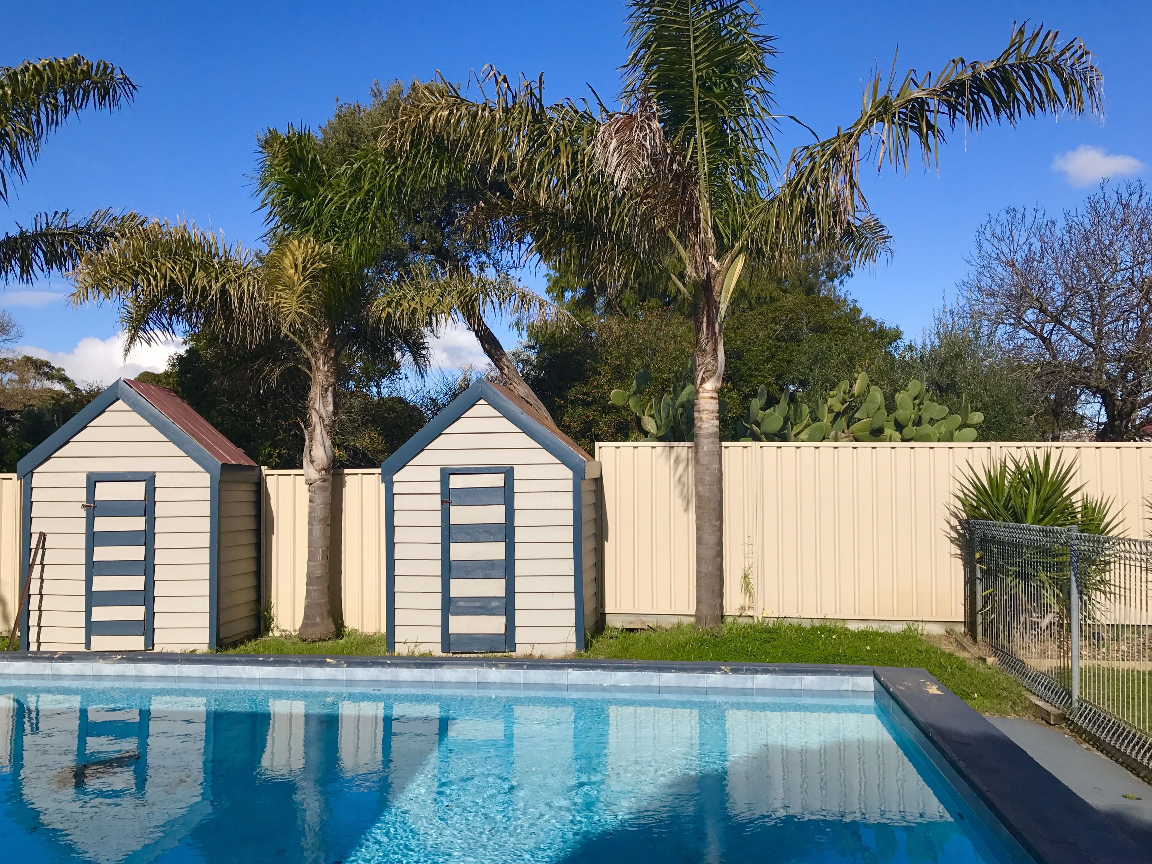 deluxe rosebud house