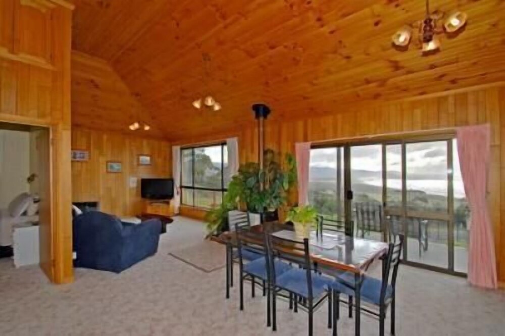 Bicheno's Ocean View Retreat