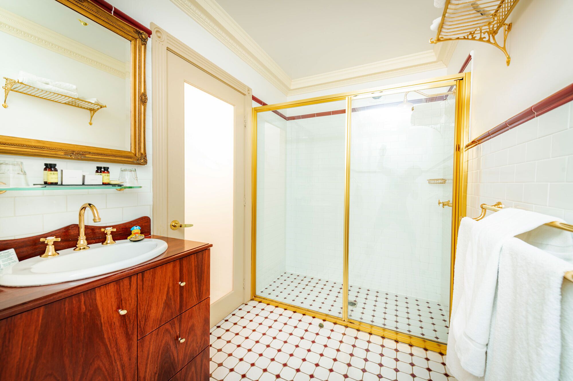 Cobb & Co Court Boutique Hotel