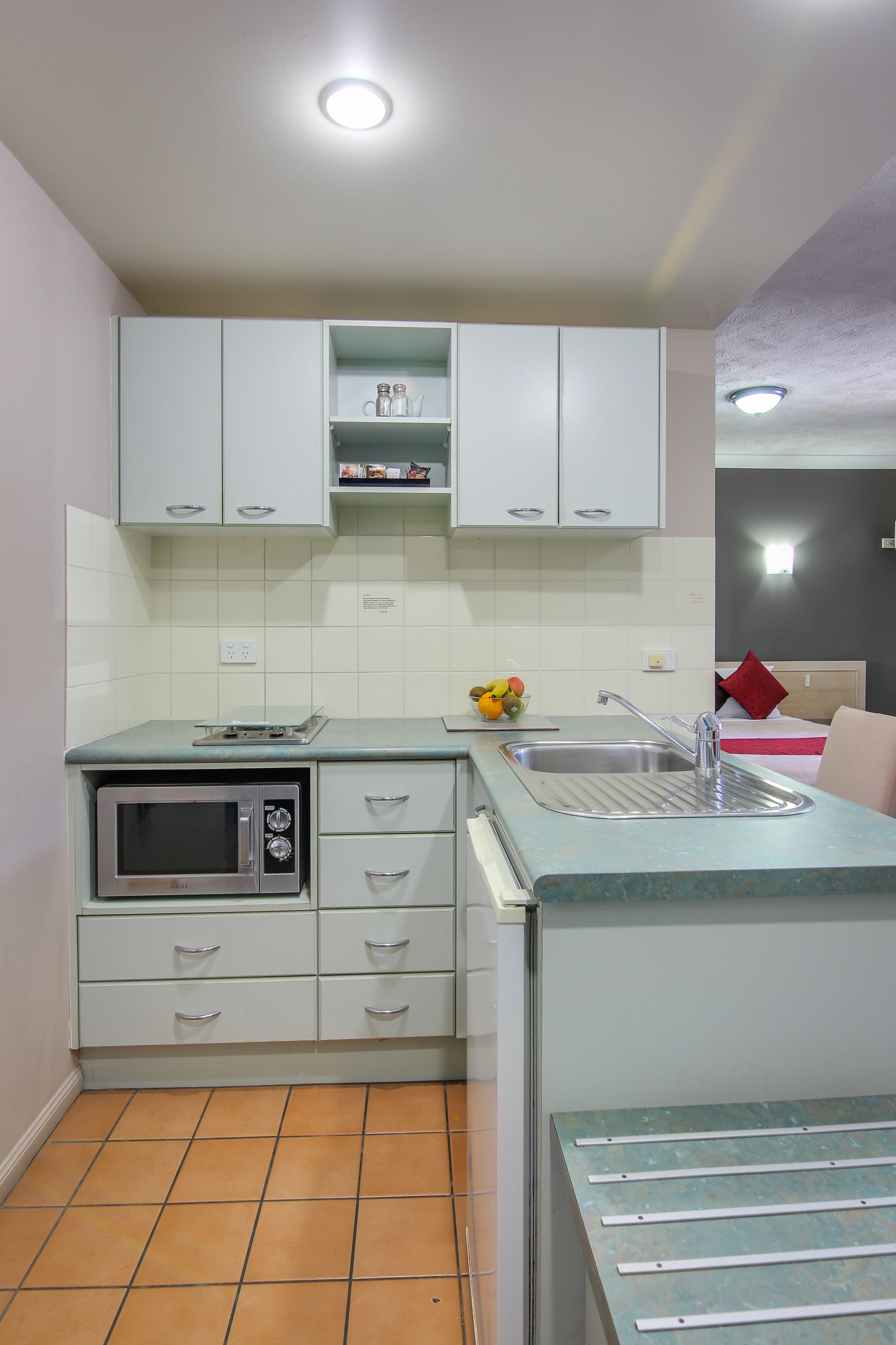 AAA Albion Manor Apartments and Motel