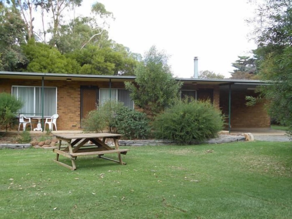 Grampians View Cottages and Units