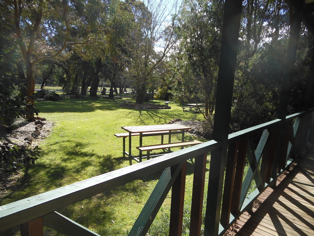 Grampians View Cottages and Units