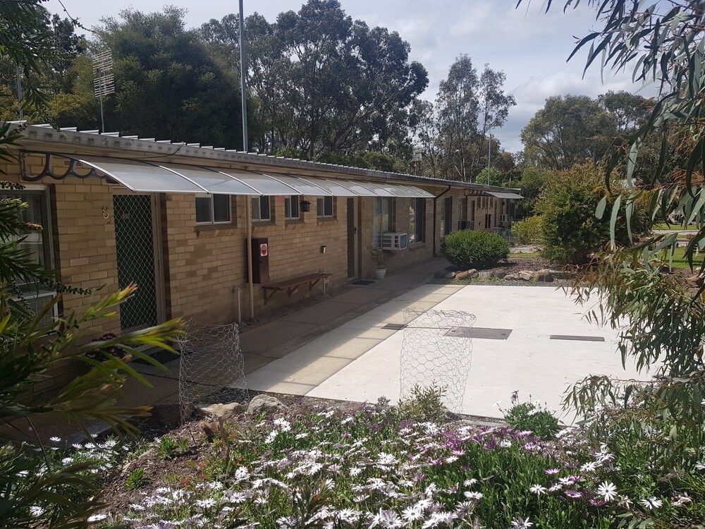 Grampians View Cottages and Units