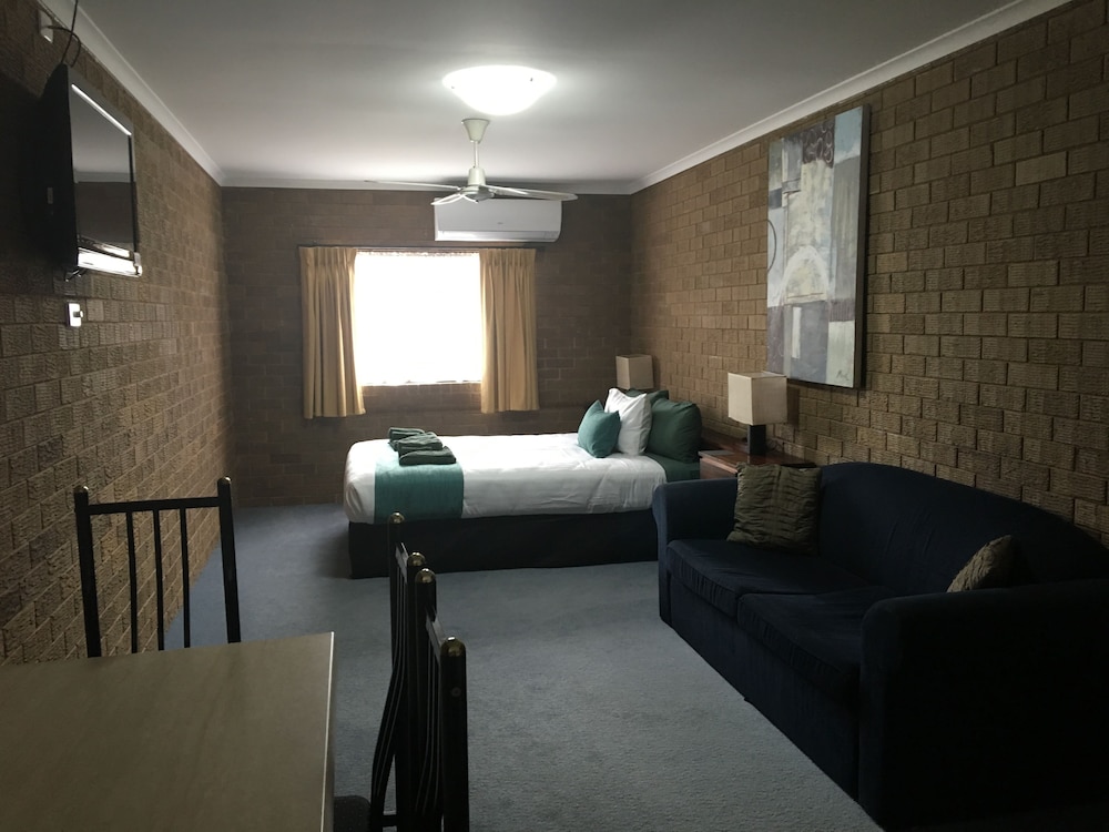 Camellia Motel