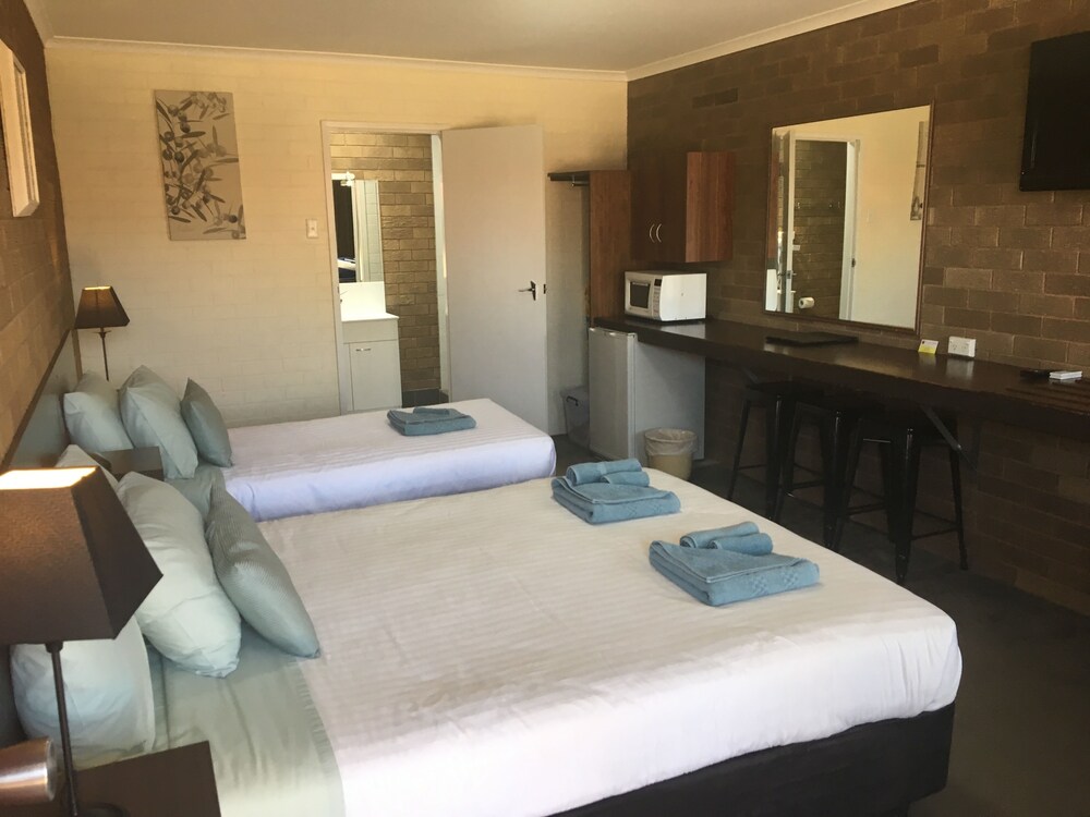 Camellia Motel