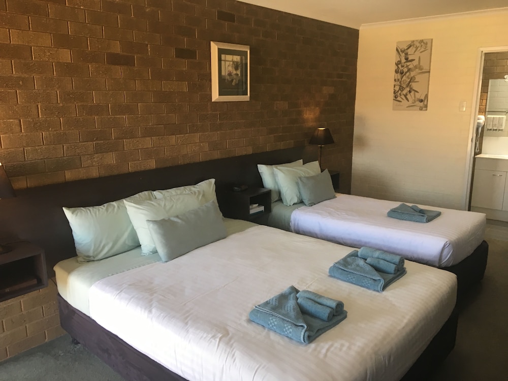 Camellia Motel