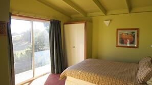 Premium bedding, individually decorated, individually furnished, desk