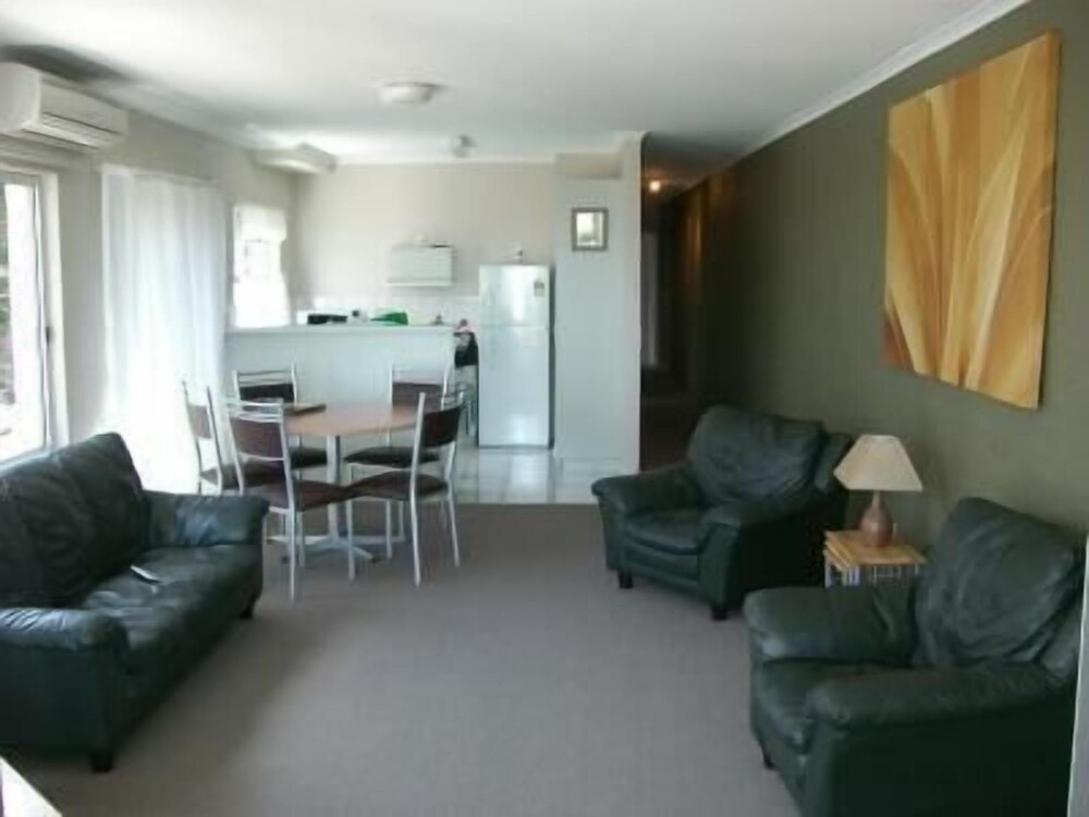 The Palms Apartments