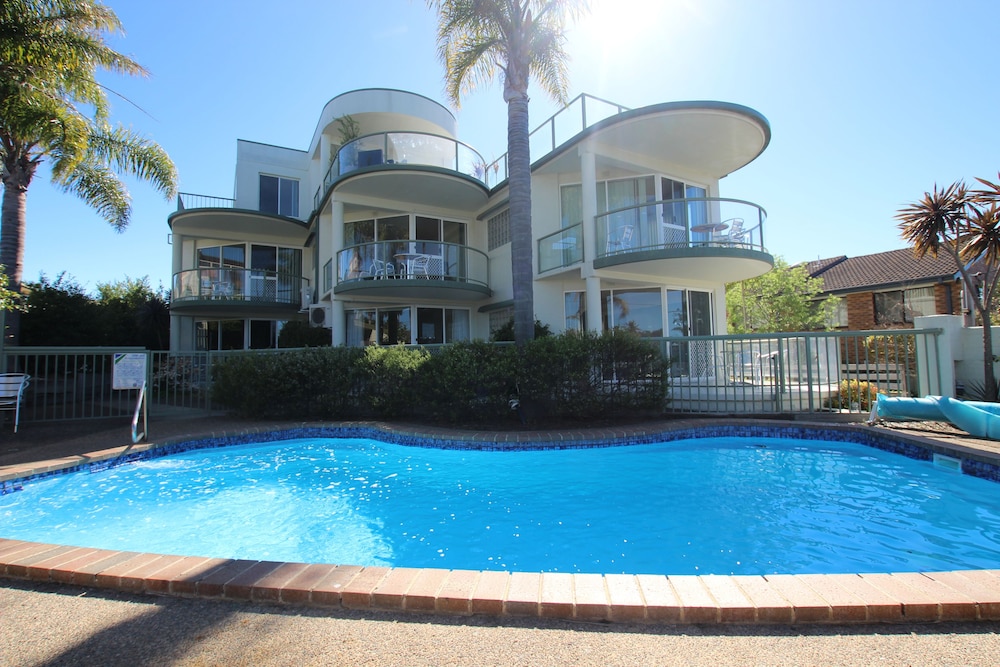 The Palms Apartments