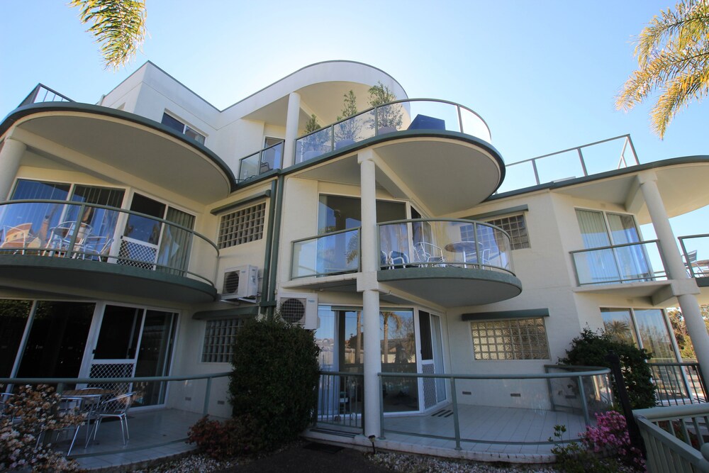 The Palms Apartments