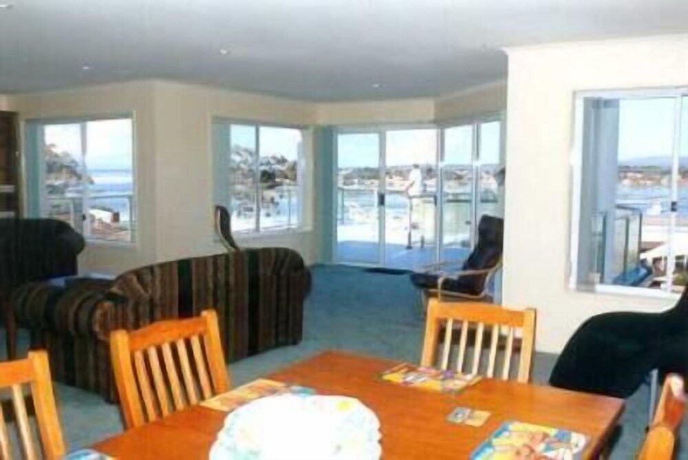 The Palms Apartments