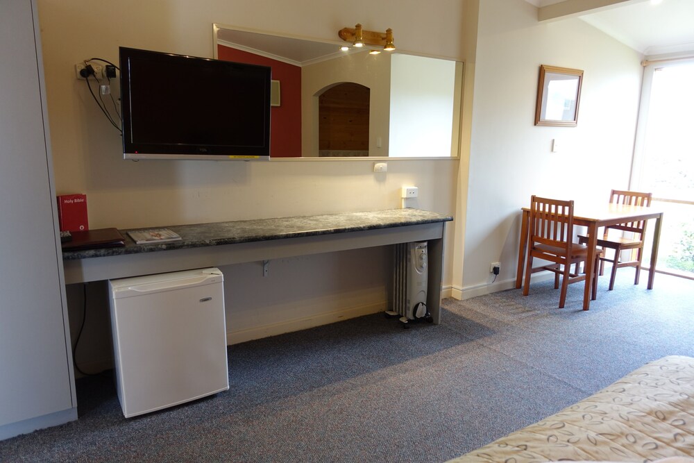 Coal Creek Motel