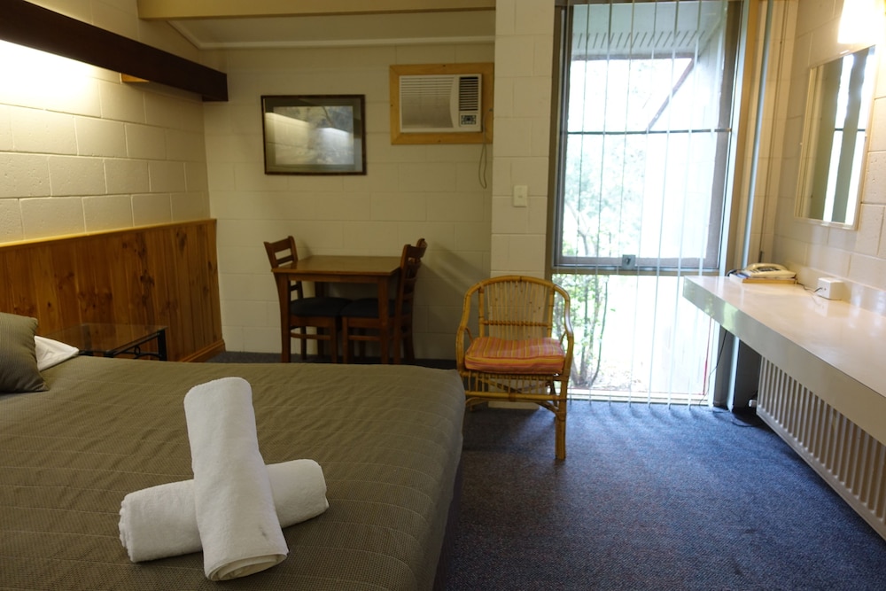 Coal Creek Motel