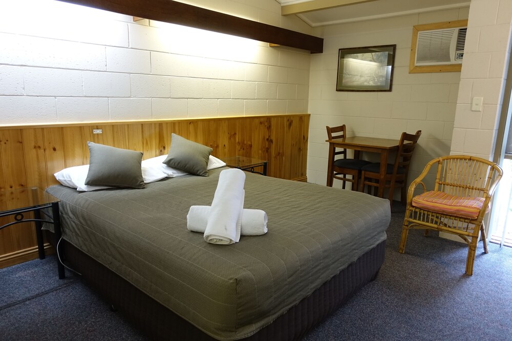 Coal Creek Motel