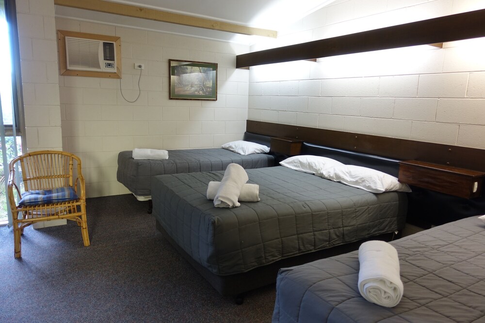 Coal Creek Motel