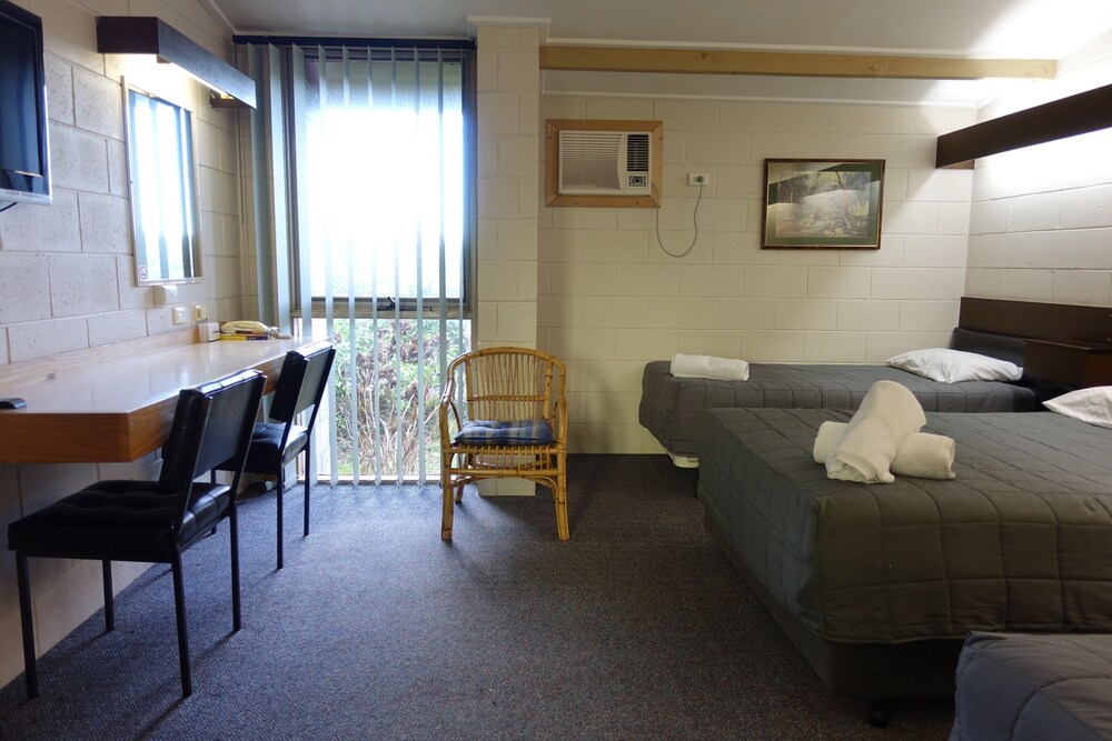 Coal Creek Motel