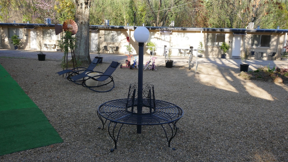 Adina Lodge Holiday Units