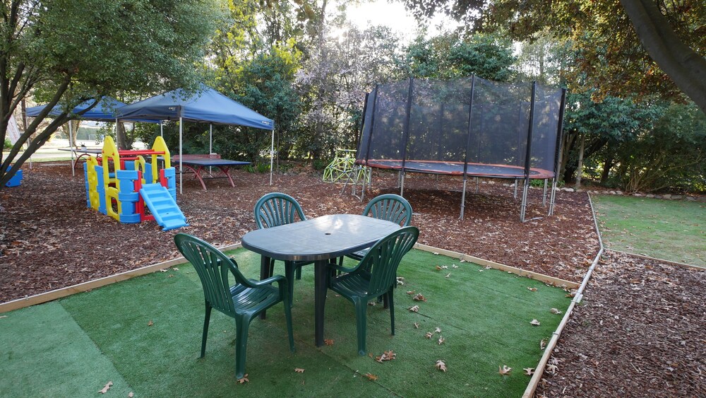 Adina Lodge Holiday Units