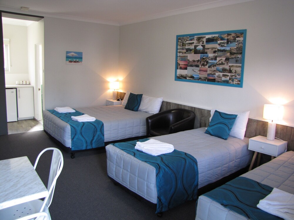 Living area, Top of the Town Motel Narooma