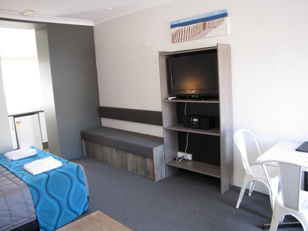 Living area, Top of the Town Motel Narooma