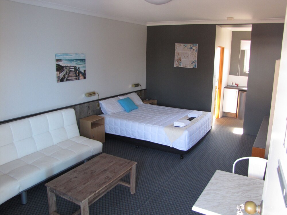 Room, Top of the Town Motel Narooma