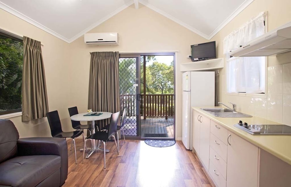 Room Photo 2231366 Hotel Captain Cook Holiday Village 1770 Hotel