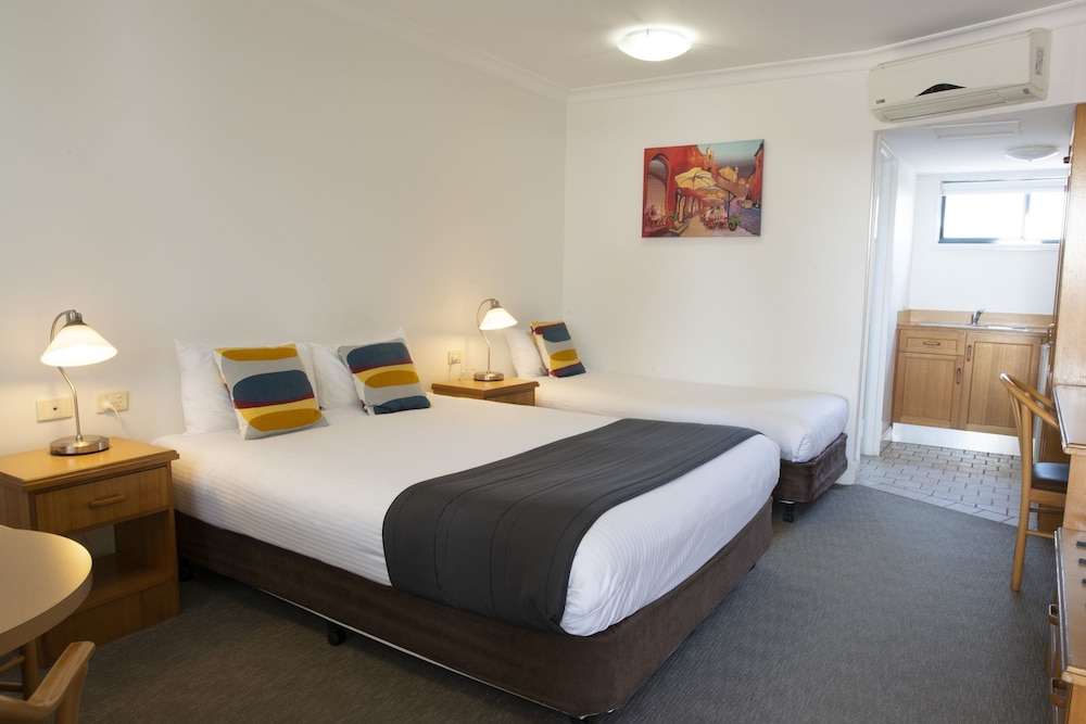 Rockpool Motor Inn