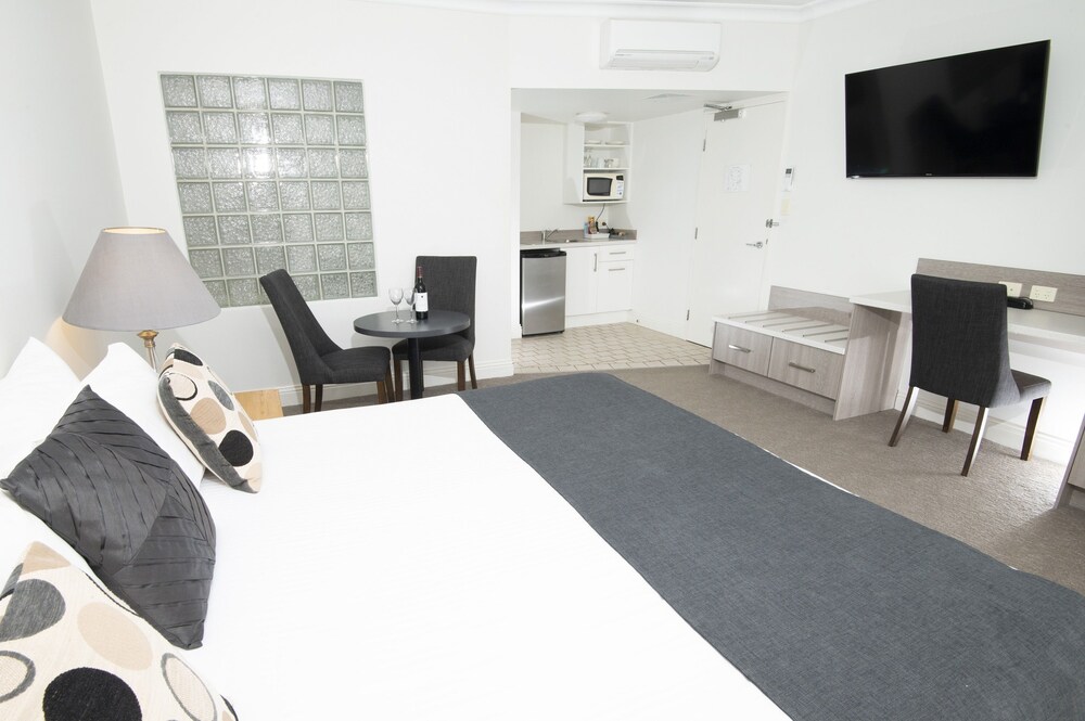 Rockpool Motor Inn