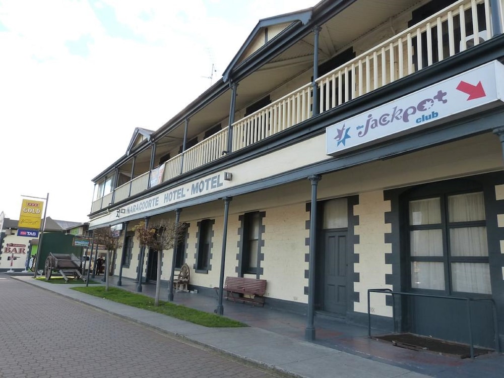 Naracoorte Hotel Motel AU117 Deals & Reviews (Naracoorte, AUS) Wotif