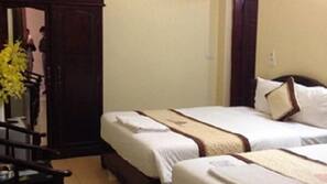 Minibar, in-room safe, desk, free WiFi