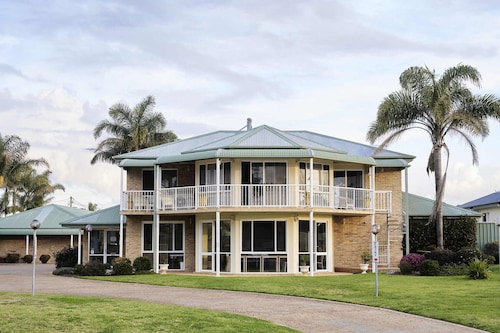 Pet Friendly Accommodation Bermagui - Awesome Deals On Dog Friendly