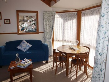 Cottages On Edward Deals Reviews Deniliquin Aus Wotif