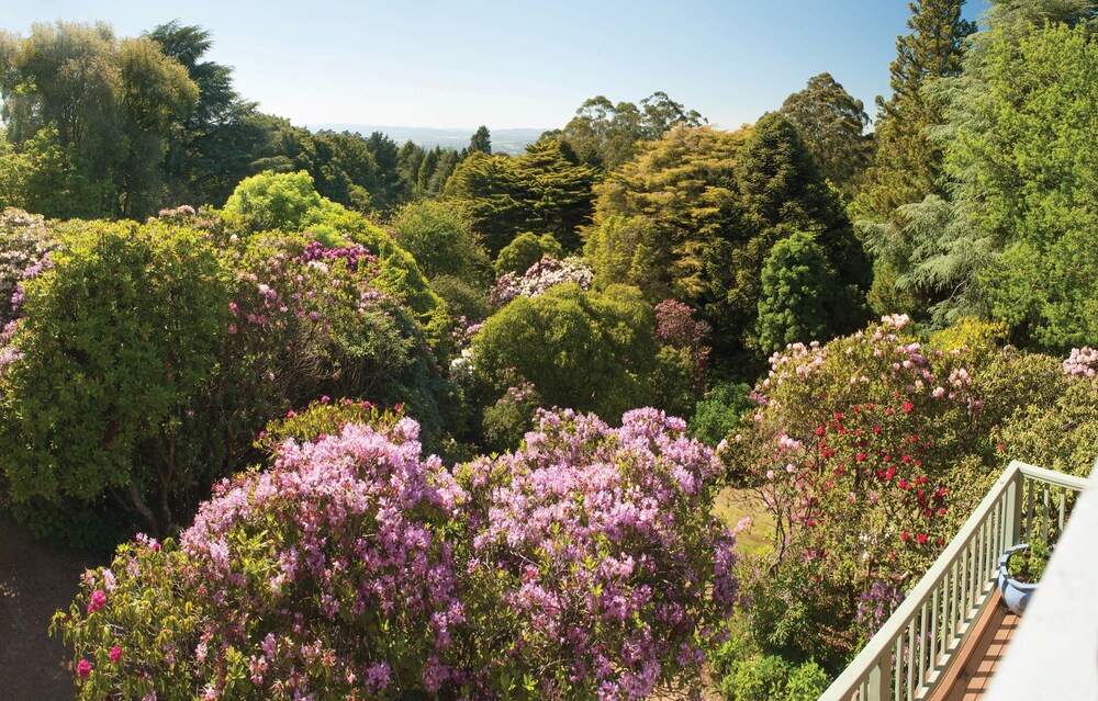 Woolrich Historic Garden Cottage