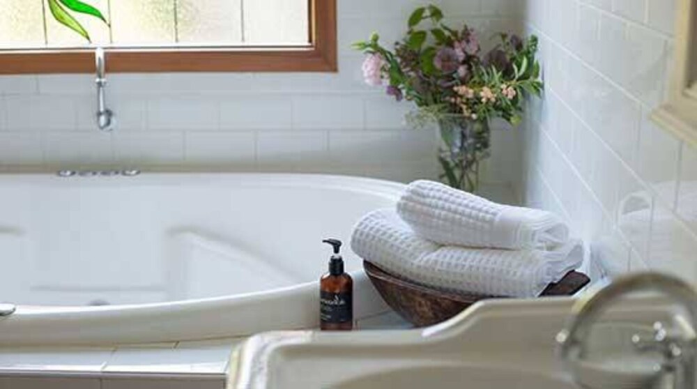 Woolrich Historic Garden Cottage