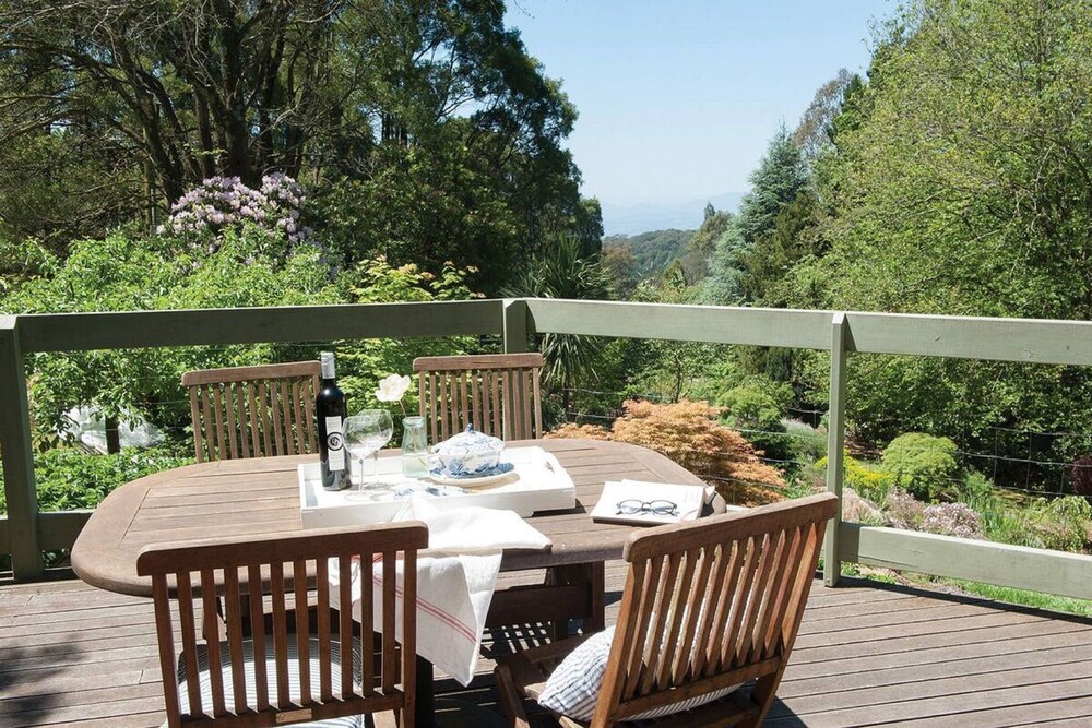 Woolrich Historic Garden Cottage