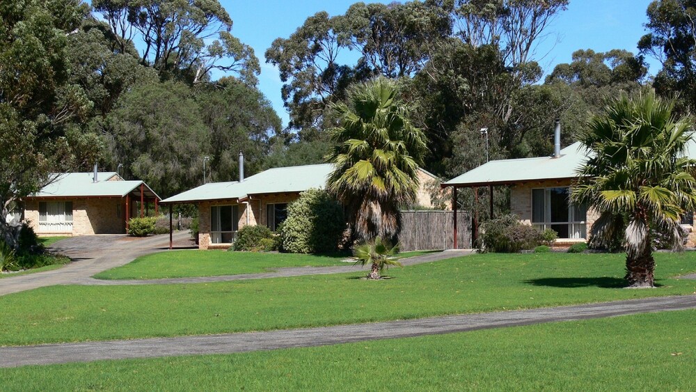 Property grounds, Spring Bay Villas