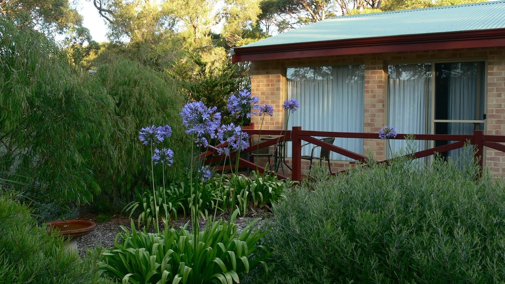 Garden, Spring Bay Villas