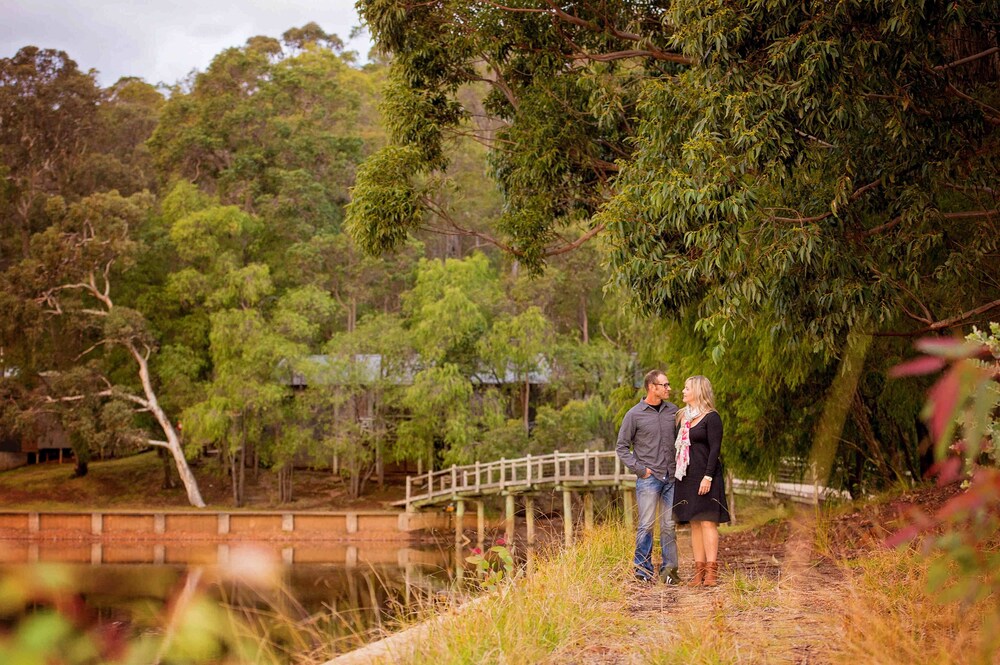 Lake, Evedon Park Bush Retreat