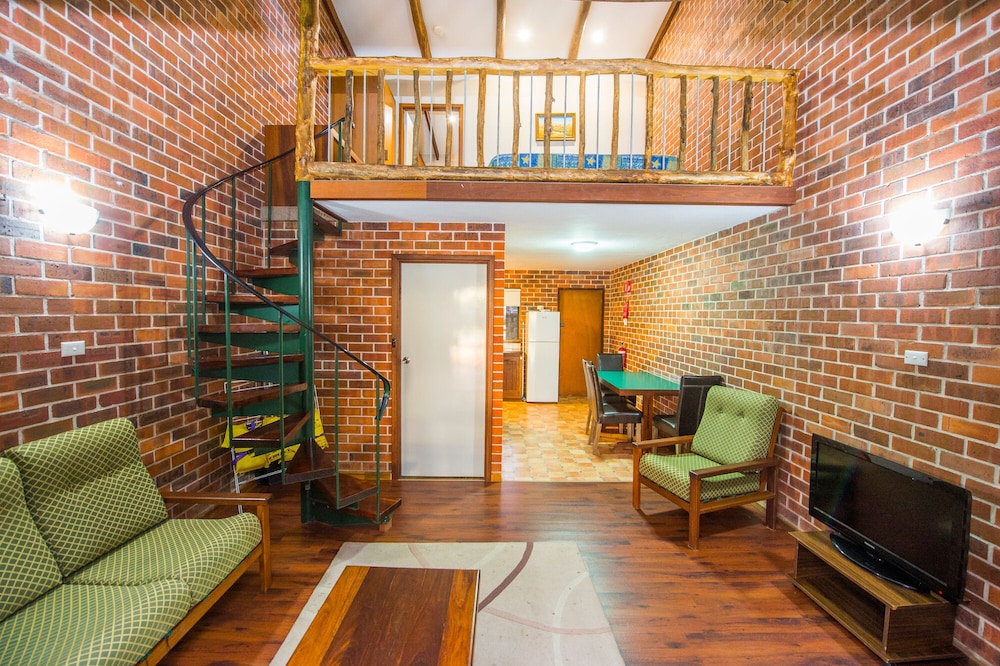 Living area, Evedon Park Bush Retreat