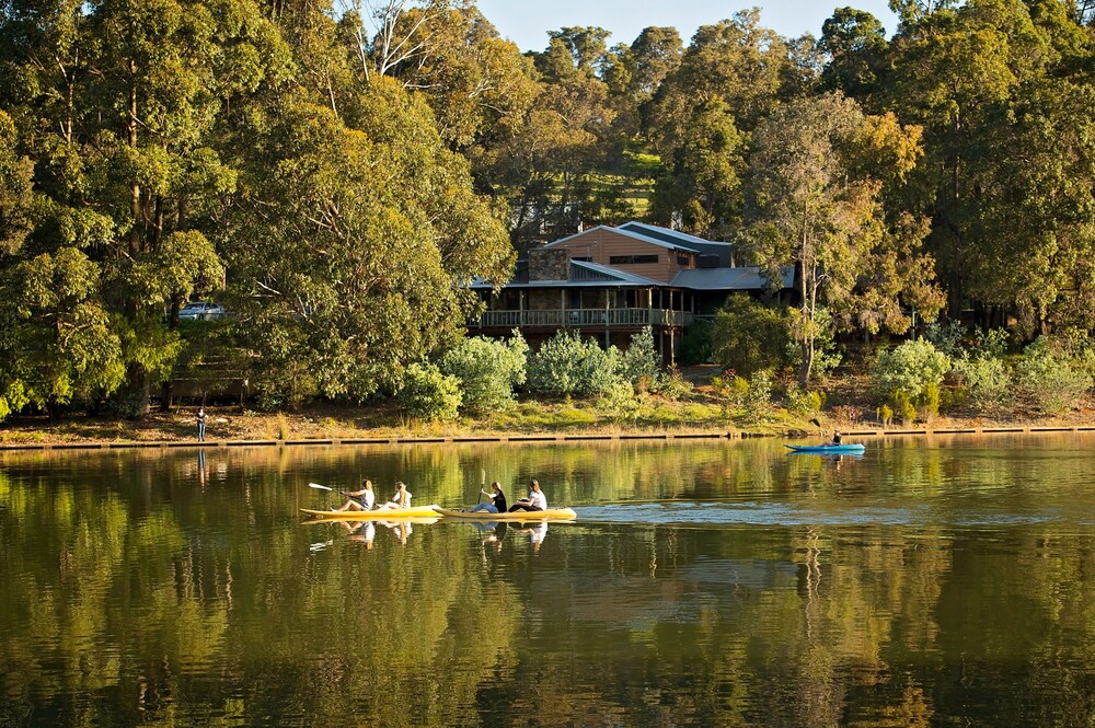 Lake, Evedon Park Bush Retreat