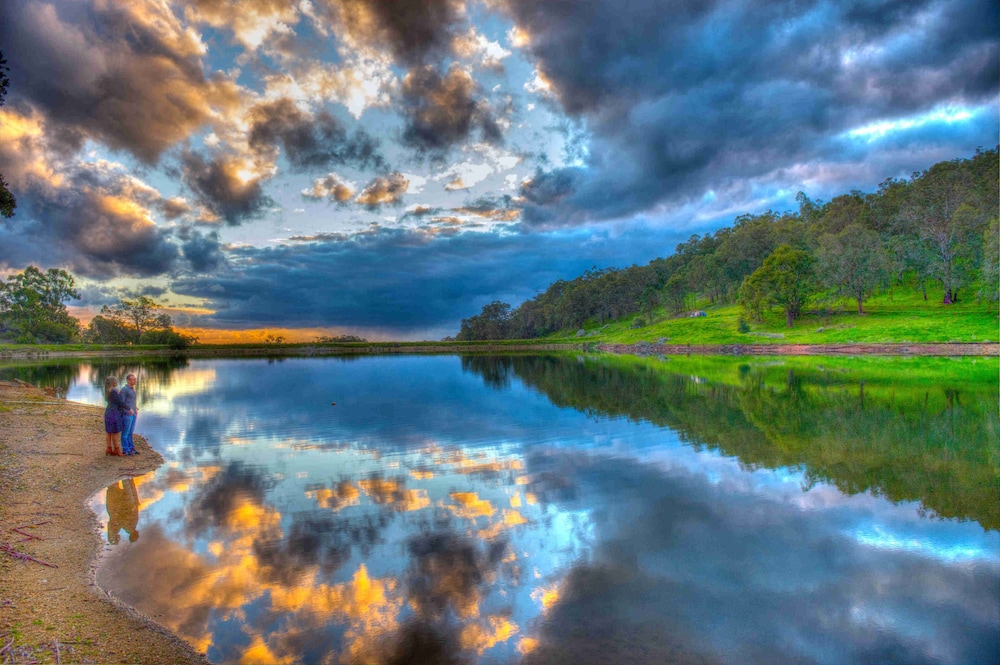 Lake, Evedon Park Bush Retreat