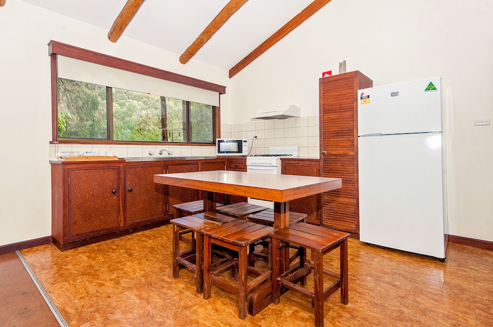 Private kitchen, Evedon Park Bush Retreat