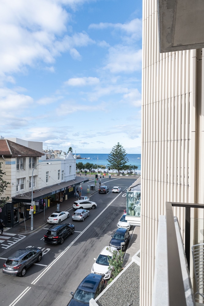 Street view, Hotel Ravesis