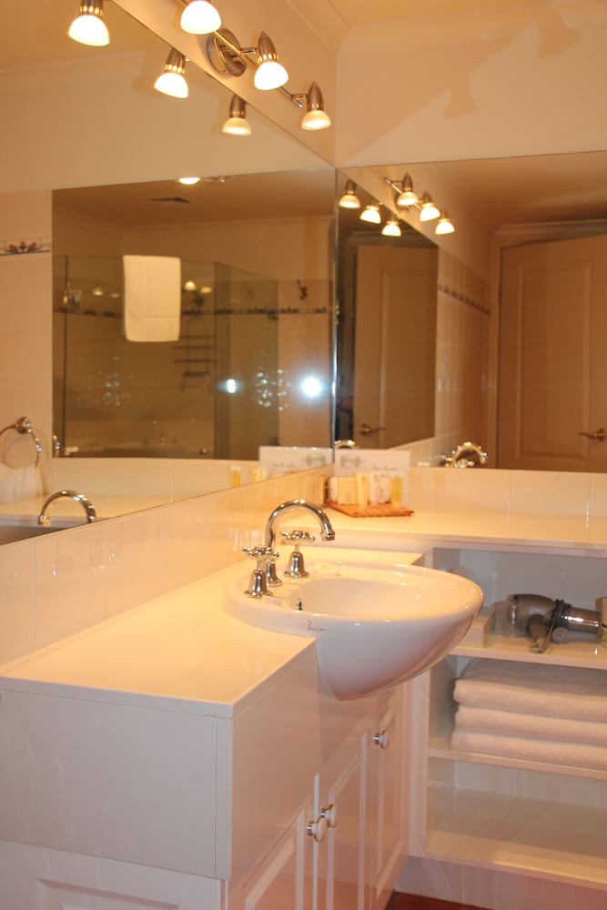 The Lawson Riverside Suites