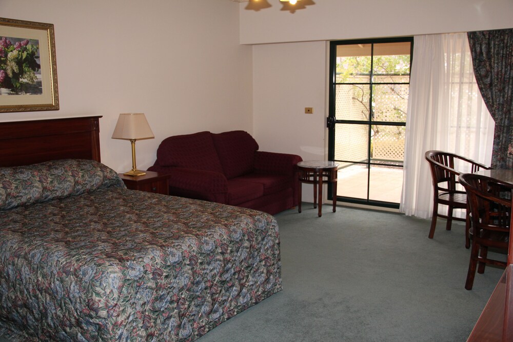 The Lawson Riverside Suites