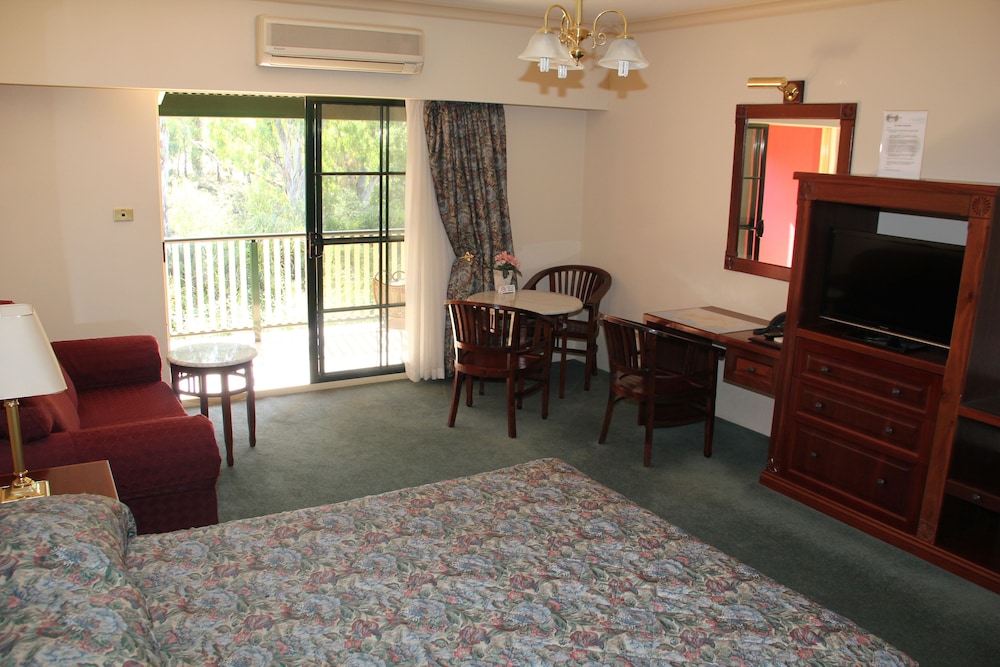 The Lawson Riverside Suites