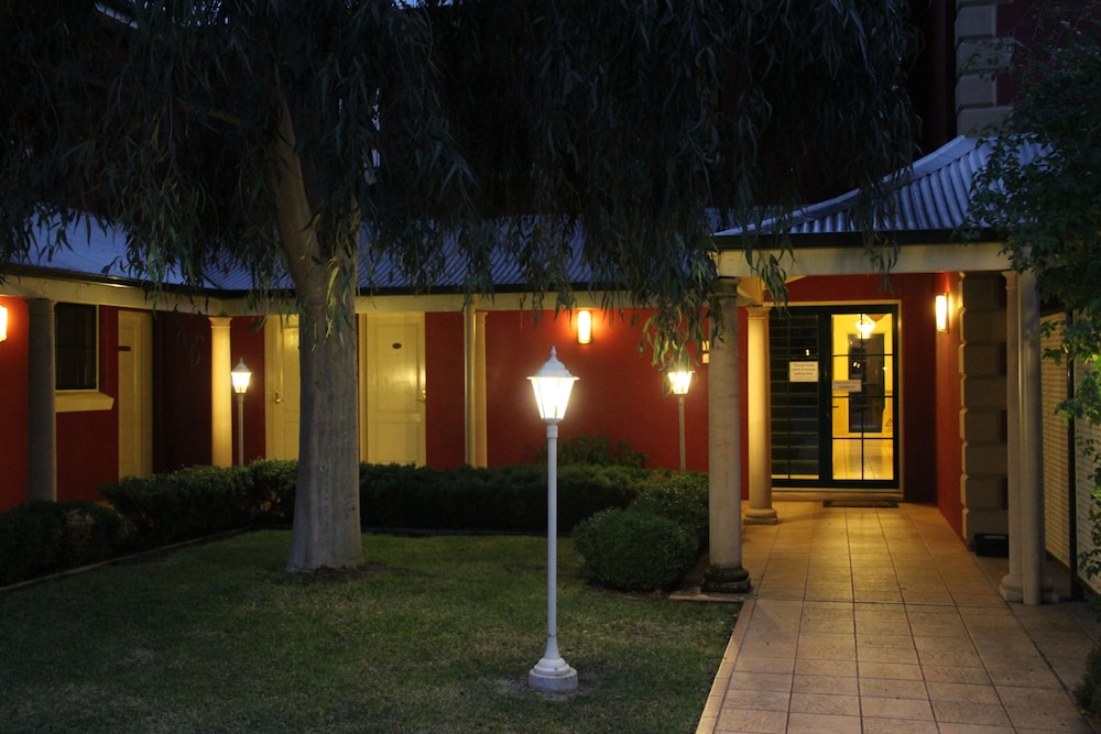 The Lawson Riverside Suites